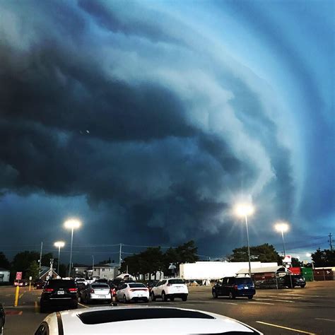 Storm this evening in Kitchener Ontario : r/weather