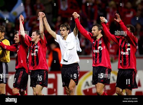 Bayer Leverkusen players celebrate at the final whistle Stock Photo - Alamy