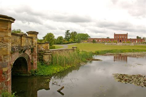 Ashburnham Place © Ian Capper cc-by-sa/2.0 :: Geograph Britain and Ireland