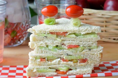 Tomato cucumber Veggie Sandwich