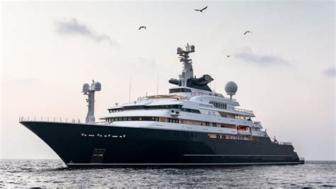 Microsoft co-founder Paul Allens mega yacht OCTOPUS | 126m | Panama ...