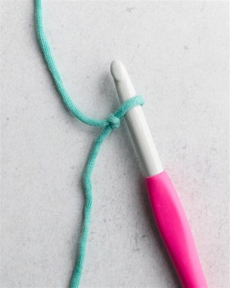 How to Make a Slip Knot for Crochet: 2 Easy Methods - Sarah Maker