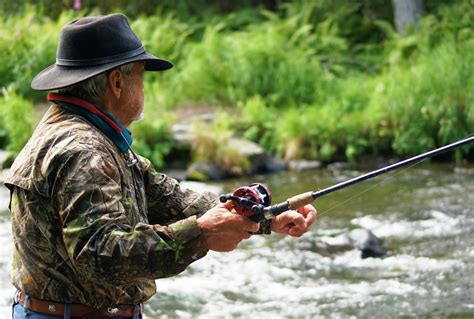 Survival Fishing: How To Survive in The Wilderness