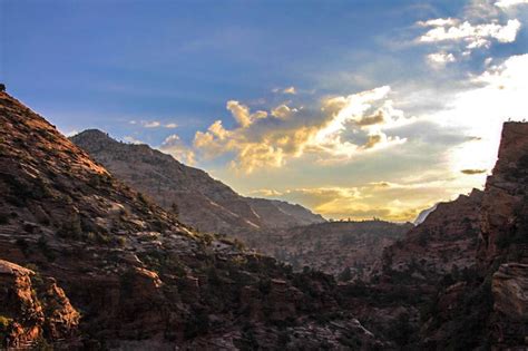 Sunrise in Zion National Park, Utah : r/Outdoors