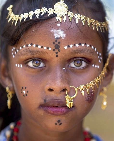 Bindi Babe. 🙏 बिंदी बेब on Instagram: “The Indian Bindi 💫 A ’Jewel’ in ...