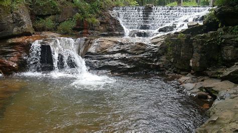 Bee Falls - Pachmarhi | Bee Falls Photos, Sightseeing -NativePlanet