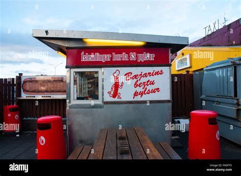 Iceland. Reykjavik. Bjarne's bestu pylsur. Famous hot dog stand near the harbor Stock Photo - Alamy