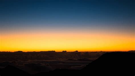 Mt. Haleakala Sunrise Timelapse In 4K - YouTube