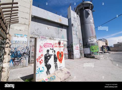 Graffiti at the Israeli West Bank barrier in Betlehem Stock Photo - Alamy