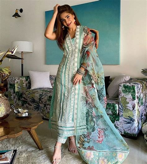 Photos: Pakistani celebs impress fans with Eid Al Fitr looks ...