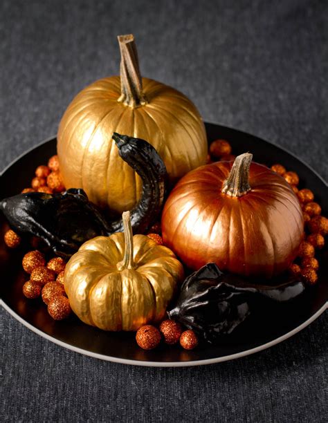 65 Awesome Pumpkin Centerpieces For Fall And Halloween Table - DigsDigs