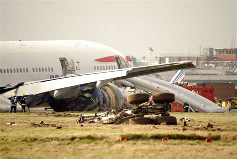 A Glimpse Into Plane Crash Investigations - Neatorama