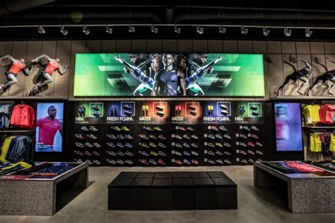 NEW BALANCE OPENS FIRST U.S. GLOBAL FLAGSHIP