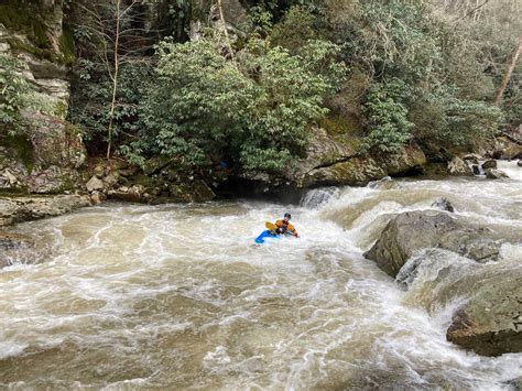 Whitewater Kayak - Fundamentals of Creeking (Class 3/4)