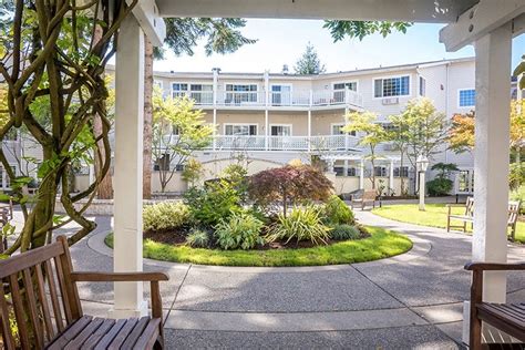 Independent and Assisted Living in Tacoma | Weatherly Inn