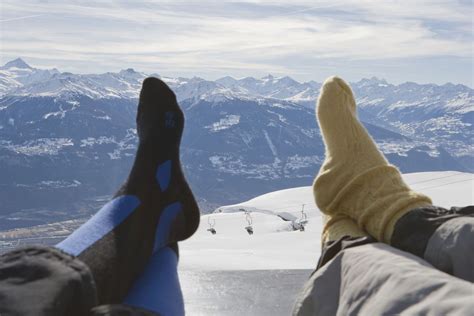 How to Keep Your Feet Warm While Skiing