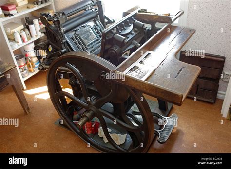 Vintage letterpress printing press Stock Photo - Alamy