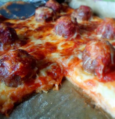 The English Kitchen: Meatball Sub Pizza . . . Nom! Nom!