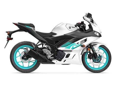 Yamaha R3 2024 White - Alice Babette