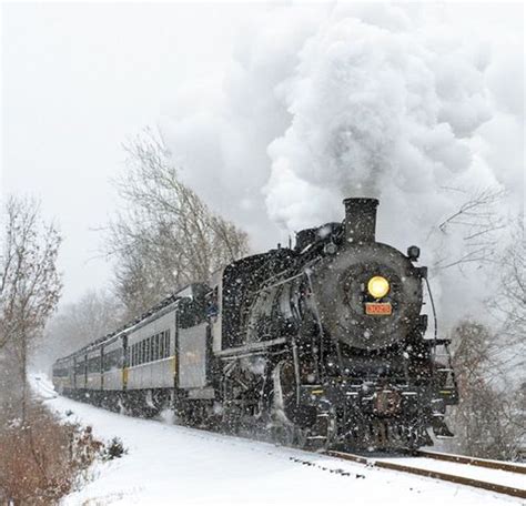 The 10 Most Beautiful Vintage Train Routes in America