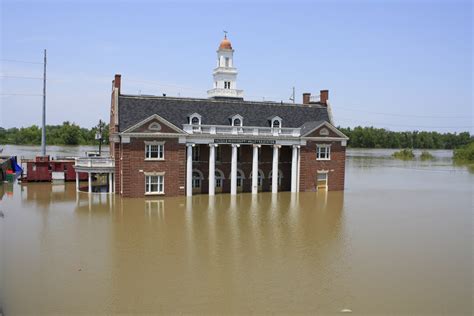 $2.8B Damages in 2011 Mississippi River Flood