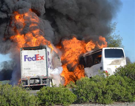 FedEx sued over deadly California bus crash