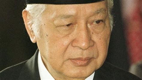 Indonesian court orders Suharto foundation to return $440 million in embezzled state funds