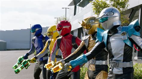 My Shiny Toy Robots: Series REVIEW: Power Rangers Beast Morphers