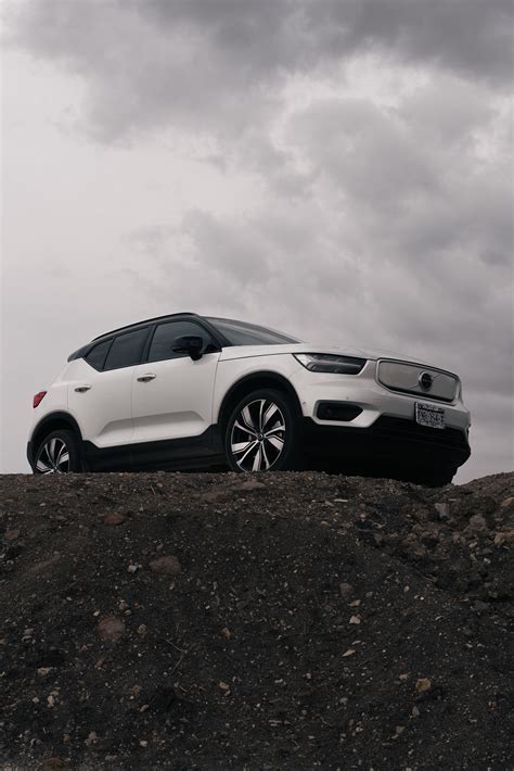 Volvo XC40 Recharge on Behance