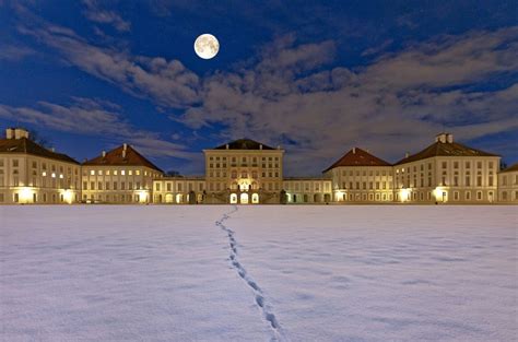 Schloss Nymphenburg im Winter | Schloss nymphenburg, Burg, Schloss