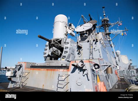 20mm Phalanx CIWS en US Navy clase Arleigh Burke misil destructor USS ...