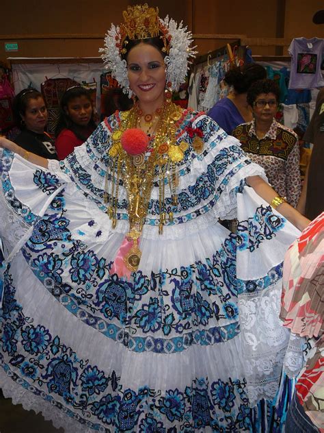 La Pollera de Panamá: Reina del Festival Nacional de la Pollera, 2010