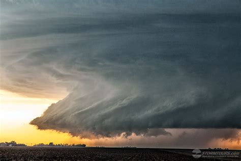 May 21, 2016: Leoti, Kansas Tornadic Supercell - StormTours.com