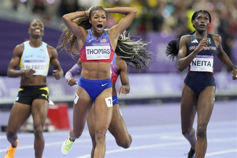 Watch: USA's Gabby Thomas wins first gold medal with dominant 200M ...