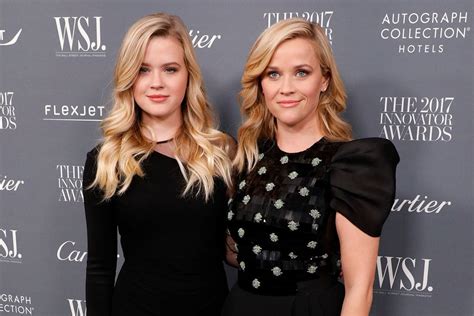 Reese Witherspoon and Ava at WSJ. Magazine Awards 2017 | POPSUGAR Celebrity