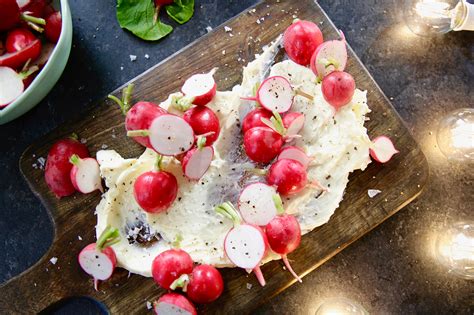 Make A Snack Board For Your Next Family Game Night