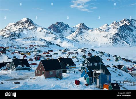 Greenland in winter hi-res stock photography and images - Alamy