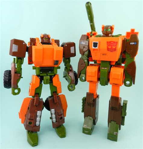 TFW2005's Generations Voyager Roadbuster In-Hand Gallery - Transformers ...