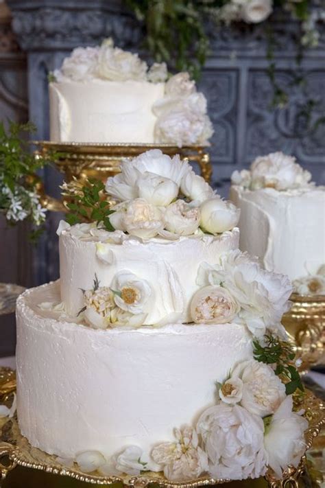 Meghan Markle and Prince Harry's Wedding Cake Pictures - Royal Wedding