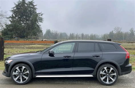 2023 Volvo V60 Cross Country B5 AWD Ultimate | AAA Oregon/Idaho