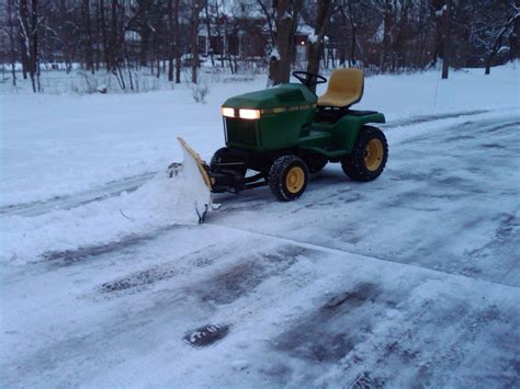 John Deere 320: Specs, Engine, Transmission, Dimensions