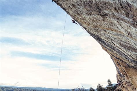 Perfect Play: What It Took to Climb La Dura Dura (5.15c) - The World's Hardest Route - Rock and Ice