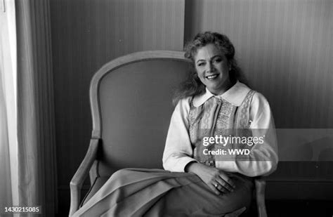 83 Kathleen Turner 1989 Photos & High Res Pictures - Getty Images