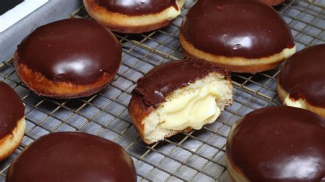 Homemade Boston Cream Donut Recipe | Donut recipes, Boston cream donut ...