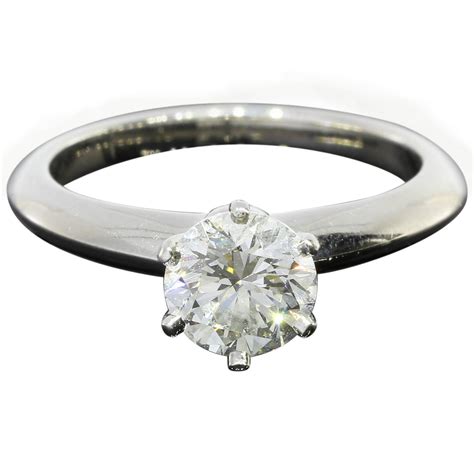 Tiffany and Co. 1.10 Carat Round Diamond Platinum Solitaire Engagement Ring For Sale at 1stdibs