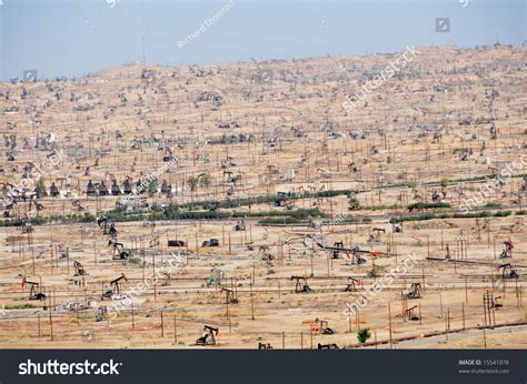 Dense Kern River Oil Fields Near Stock Photo 15541978 - Shutterstock