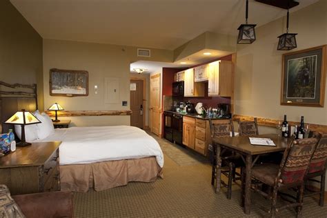 Hope Lake Lodge & Indoor Waterpark in Cortland | Best Rates & Deals on ...