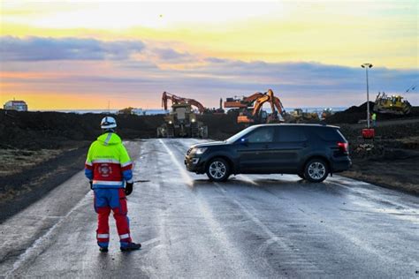 Volcano erupts in Iceland, forcing another evacuation for fishing town ...