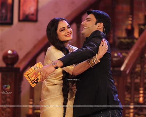 Kapil Sharma hugs Rekha on Comedy Nights with Kapil (340195) : Comedy ...