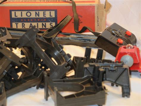 Lot - Lionel O Gauge Accessories